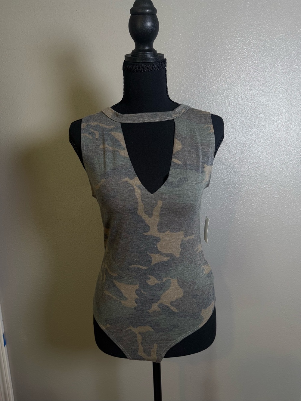 Charlotte Russe Olive Camo Keyhole Sleeveless Bodysuit